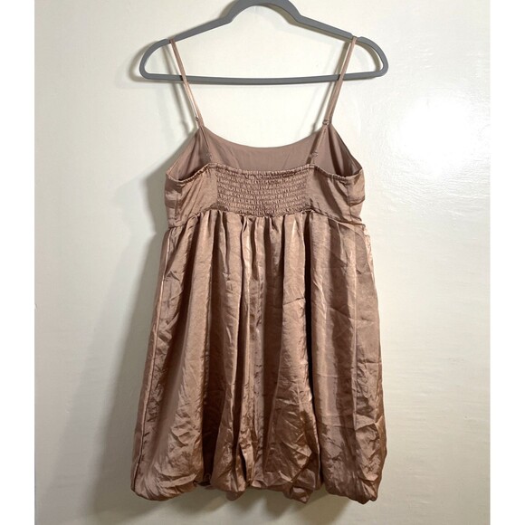 Forever 21 Rose Gold Voluminous Mini Dress Size Medium - Picture 3 of 12